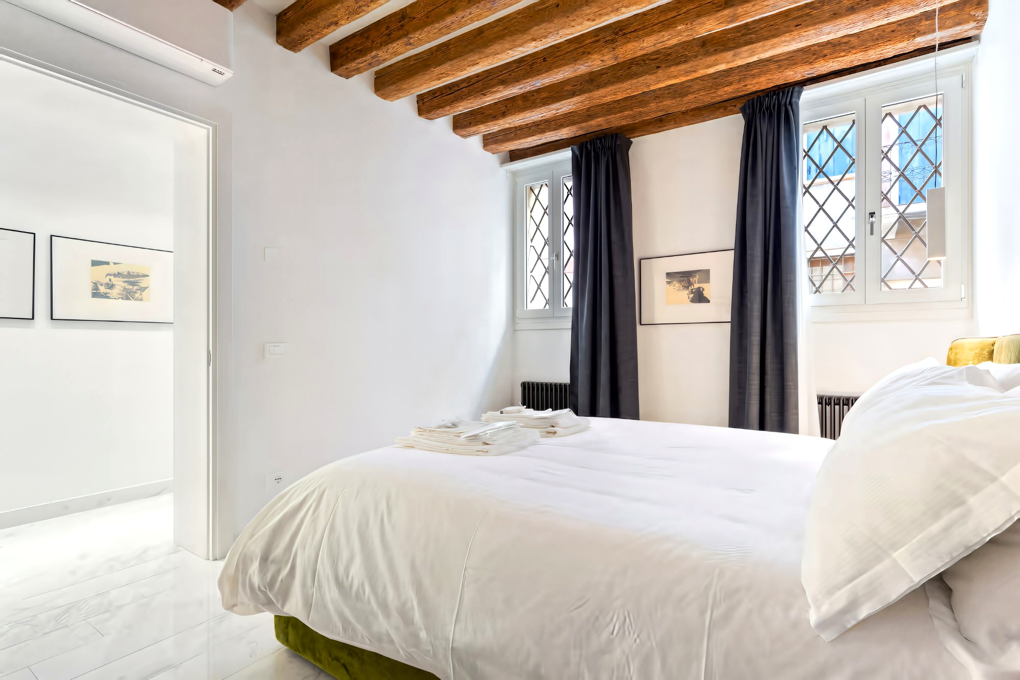 Dimora San Lorenzo master bedroom